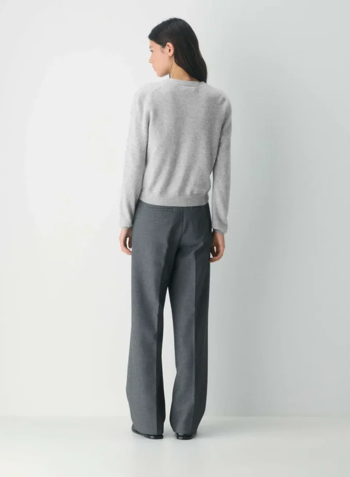 Cardigan à col en V en cachemire Bare d&rsquo;Aritzia
