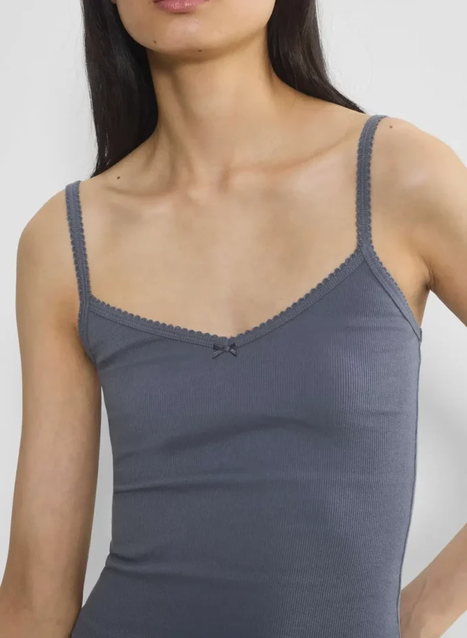 Débardeur à encolure en V et dentelle HomeStretch™ Rib