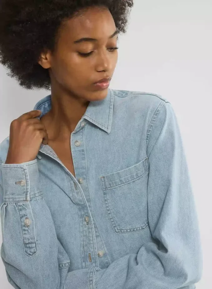 Denim Forum La chemise en denim à taille confortable des années 80