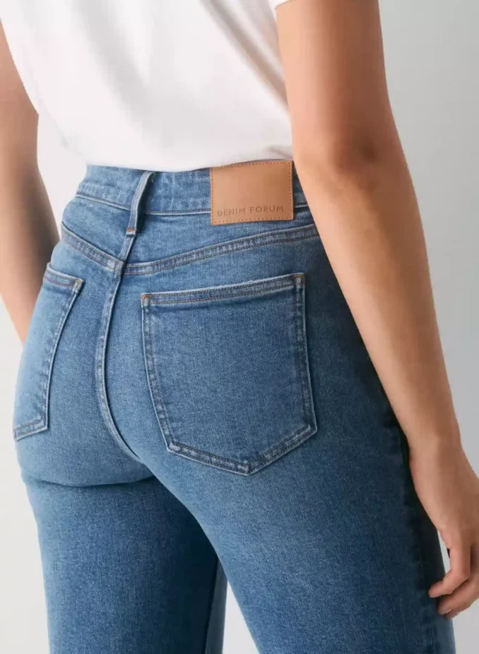 Denim Forum Le jean bootcut taille haute ajusté des années 90