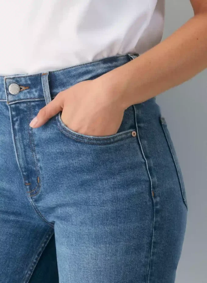 Denim Forum Le jean bootcut taille haute ajusté des années 90