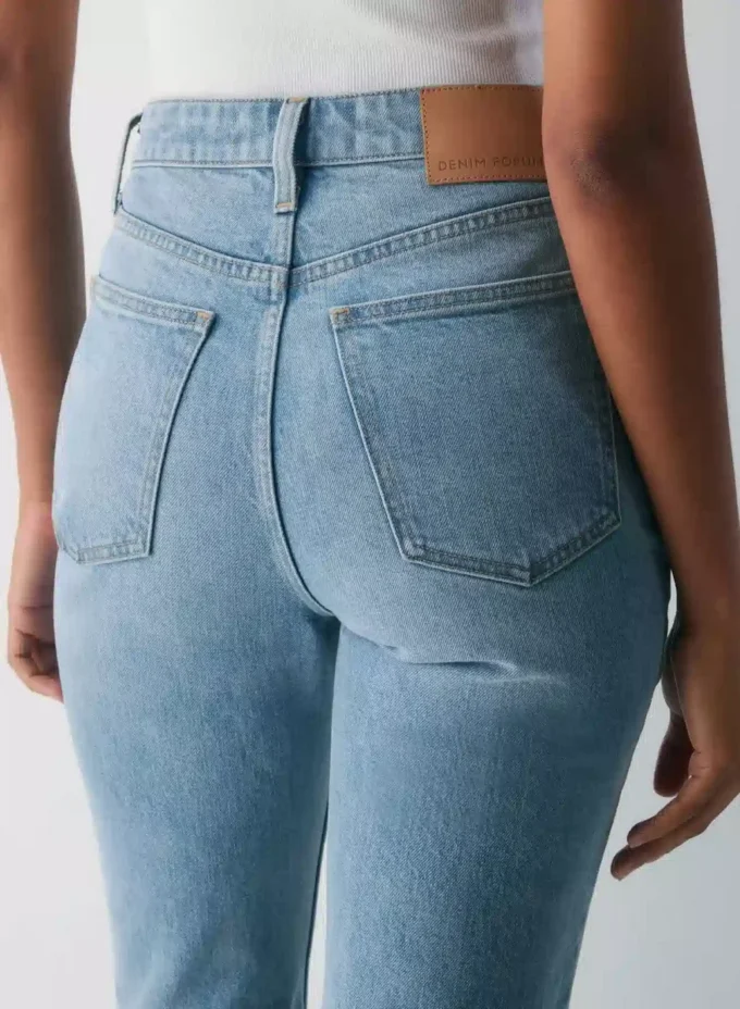 Denim Forum Le jean slim bootcut taille haute Nina des années 90