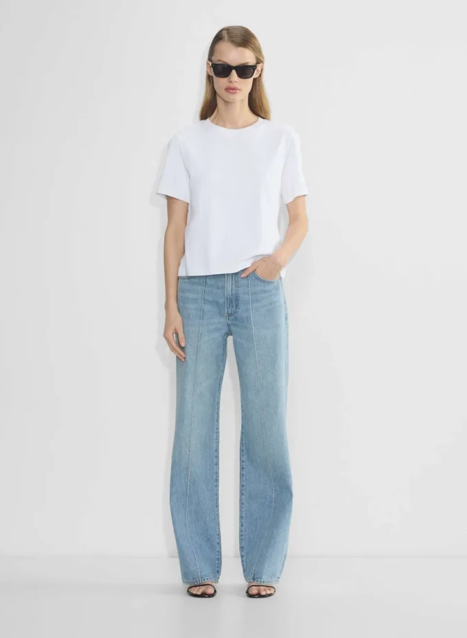 Denim Forum Le jean taille haute à coupe ajustée des années 90