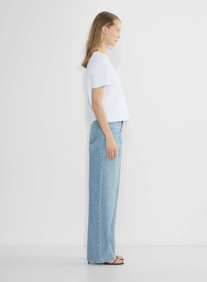 Denim Forum Le jean taille haute à coupe ajustée des années 90