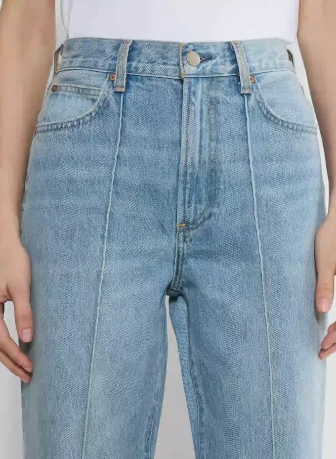 Denim Forum Le jean taille haute à coupe ajustée des années 90