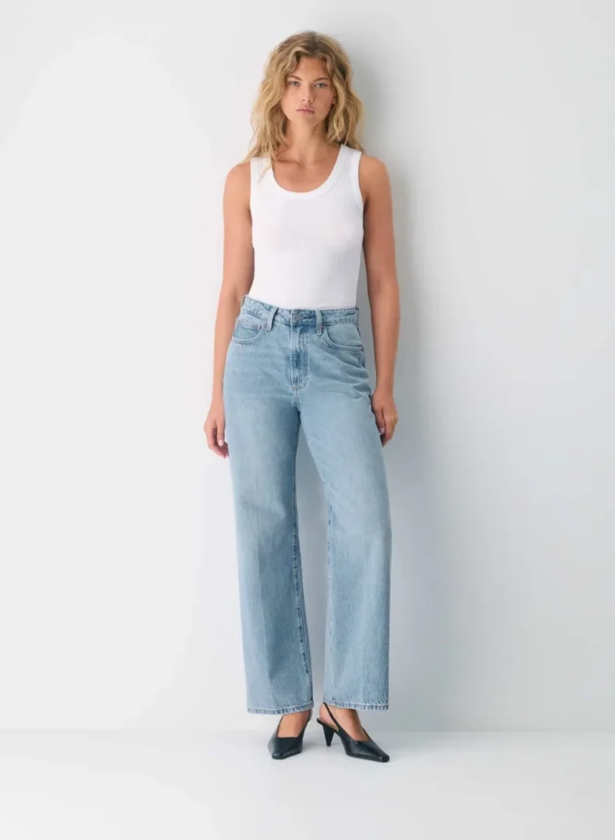 Denim Forum The Farrah Jean taille haute à coupe ajustée et large