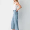 Denim Forum The Farrah Jean taille haute à coupe ajustée et large
