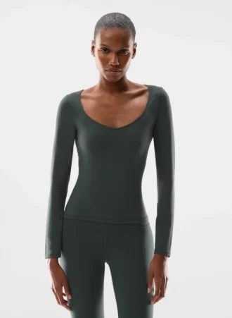 Essentiel BUTTER T-shirt à col en V et manches longues
