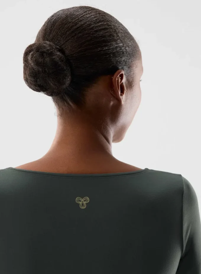 Essentiel BUTTER T-shirt à col en V et manches longues