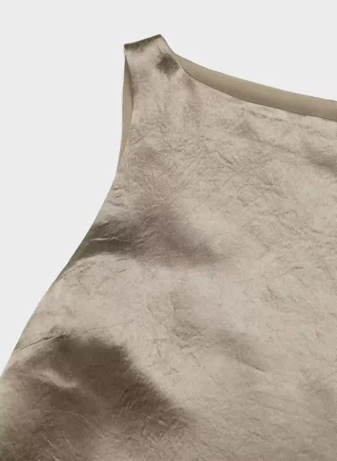 Haut en satin raffiné