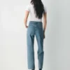 Jean droit à taille mi-haute et coupe décontractée Denim Forum Sadie