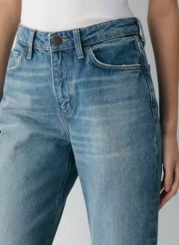 Jean droit à taille mi-haute et coupe décontractée Denim Forum Sadie