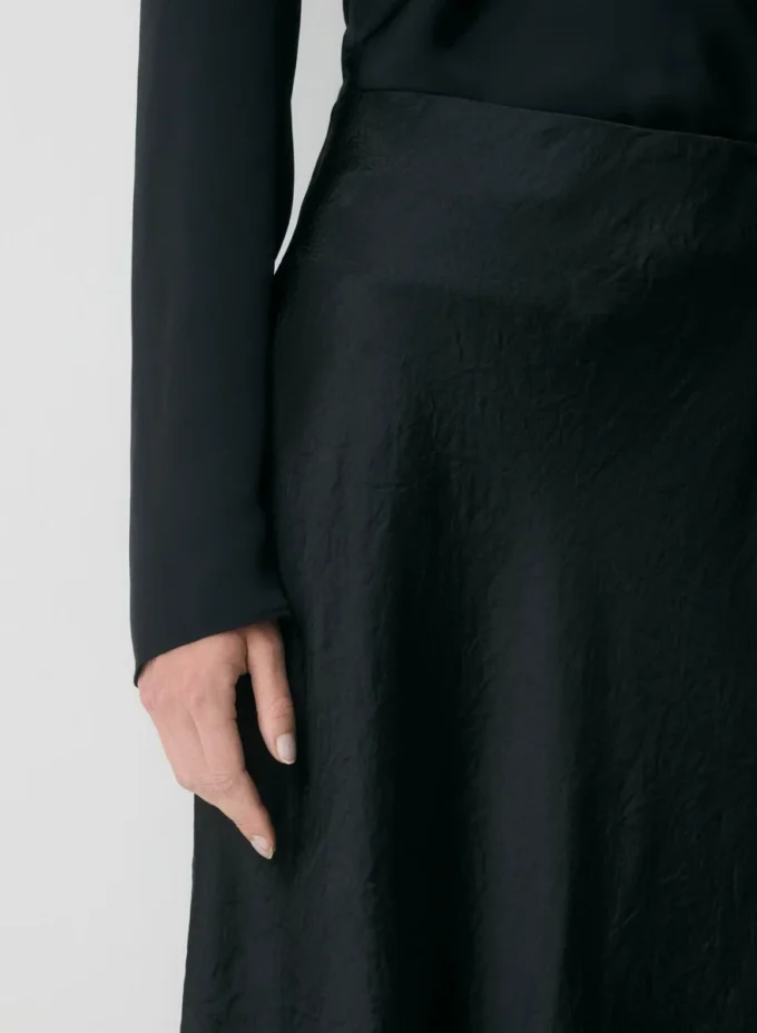 Jupe midi en satin