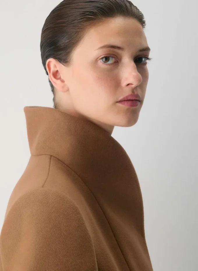 Le manteau Cocoon – Laine et cachemire de luxe