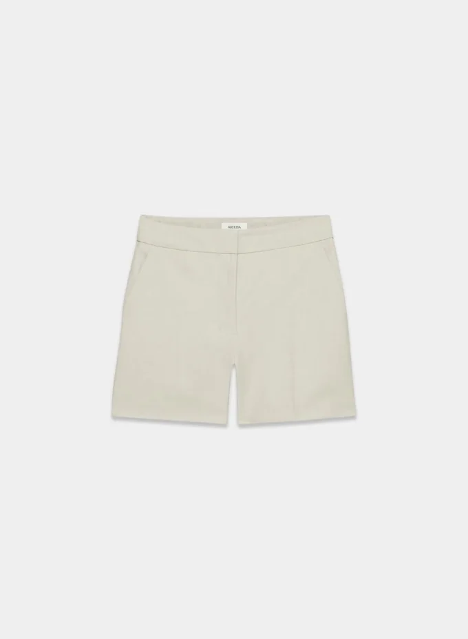 Le short Limitless™ Mi-cuisse – (Re)ssential Light