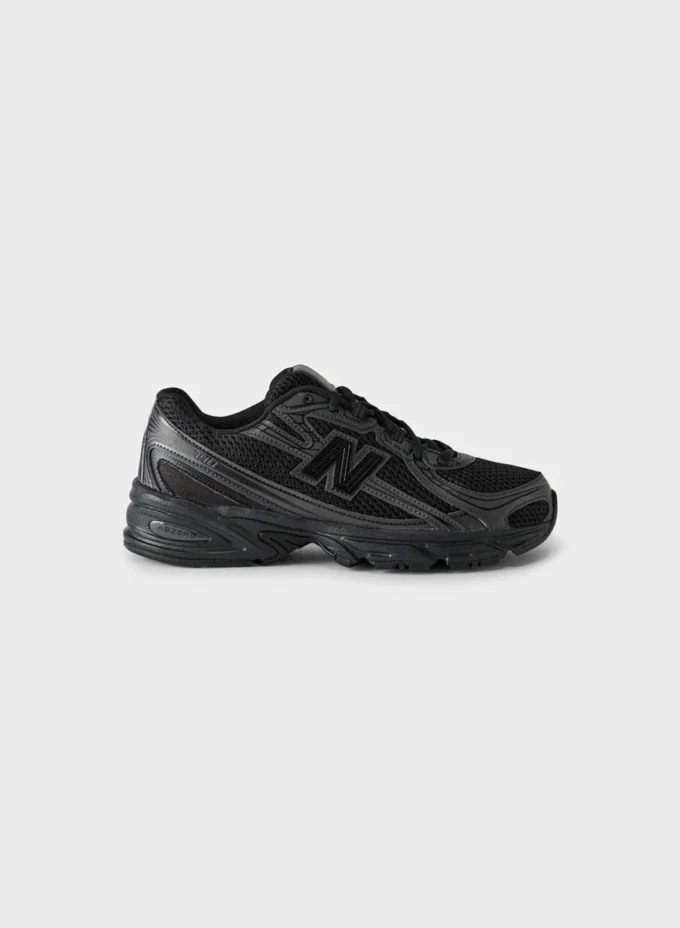 New Balance 740