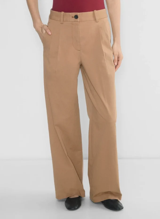 Pantalon chino à taille haute et larges plis