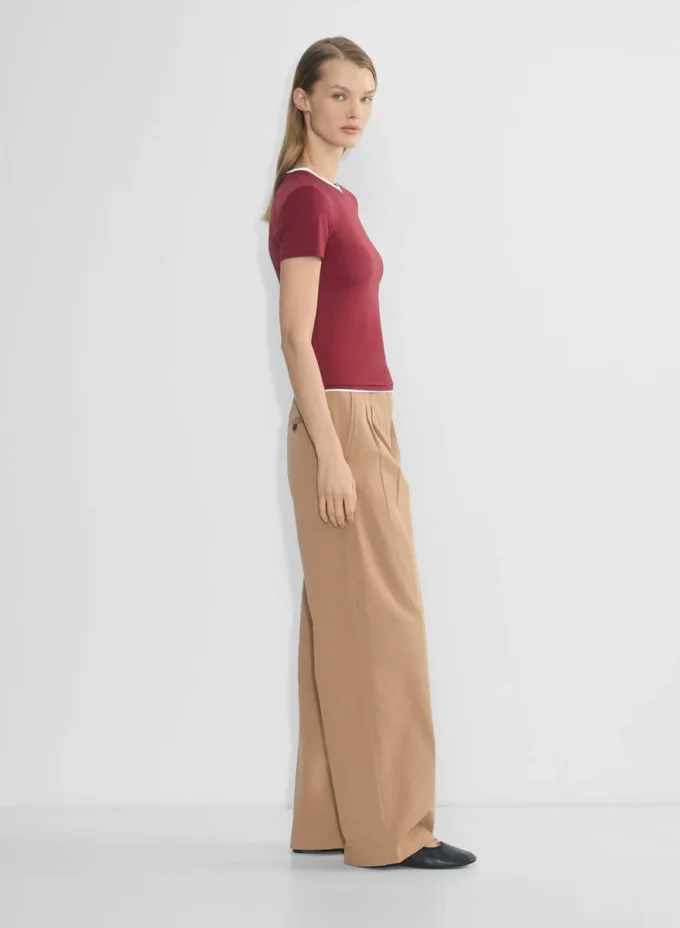 Pantalon chino à taille haute et larges plis