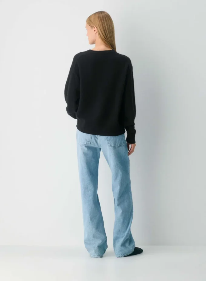 Pull à col en V décontracté en cachemire Essential