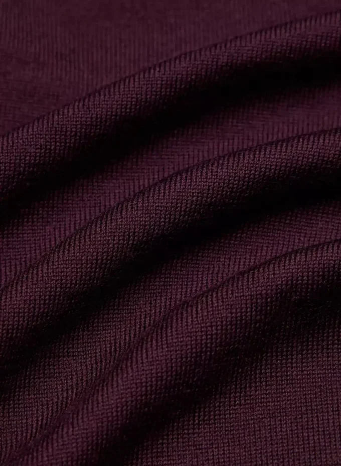 Pull à col en V profond en laine mérinos fine
