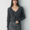 Pull à col en V rétréci en cachemire brossé