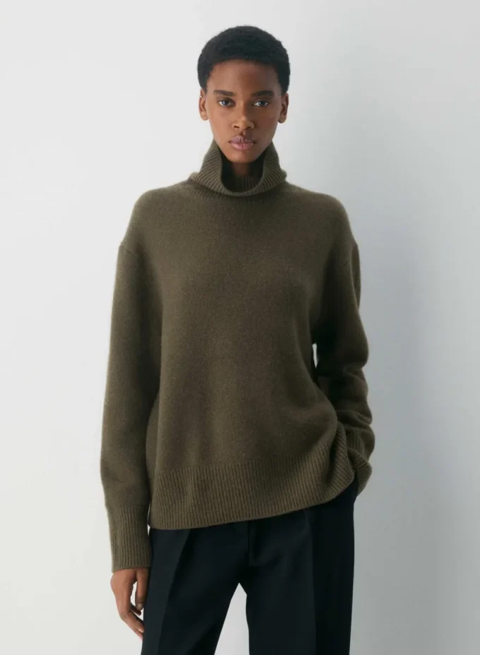 Pull à col roulé oversize en cachemire moelleux