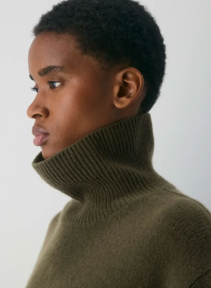 Pull à col roulé oversize en cachemire moelleux