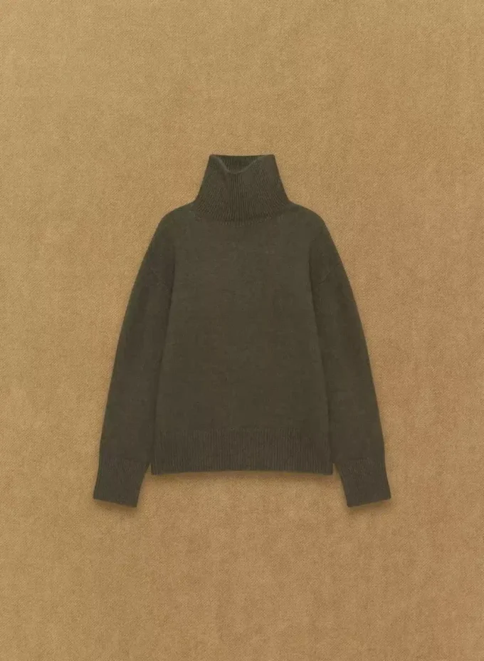Pull à col roulé oversize en cachemire moelleux