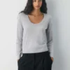 Pull à encolure dégagée en laine mérinos fine