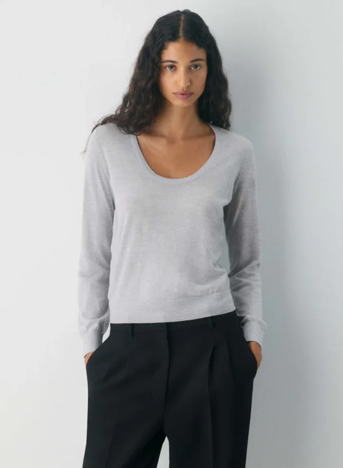 Pull à encolure dégagée en laine mérinos fine