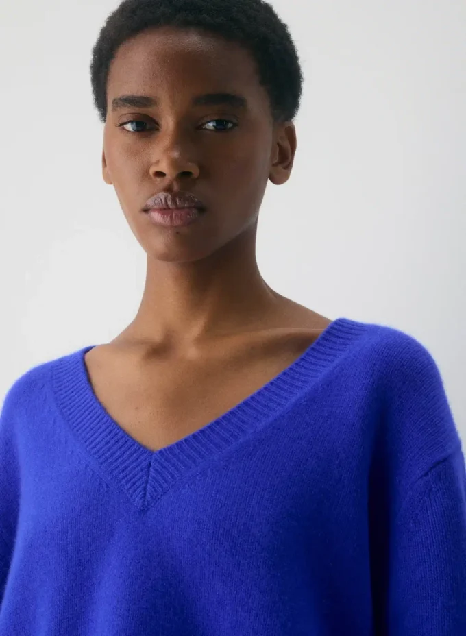 Pull oversize à col en V en cachemire moelleux