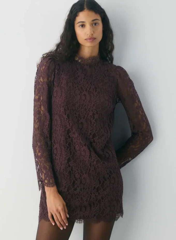 Robe Augustine