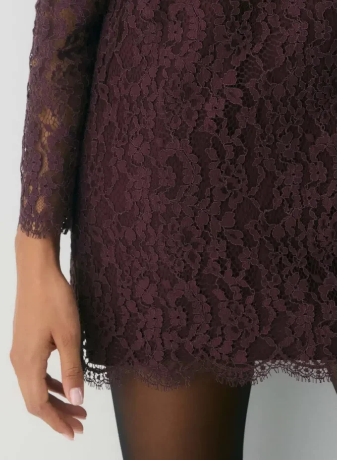Robe Augustine