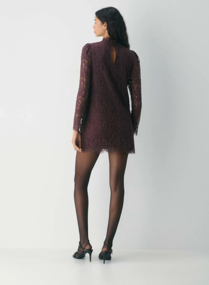Robe Augustine