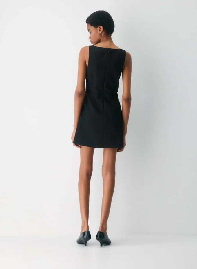 Robe Bond