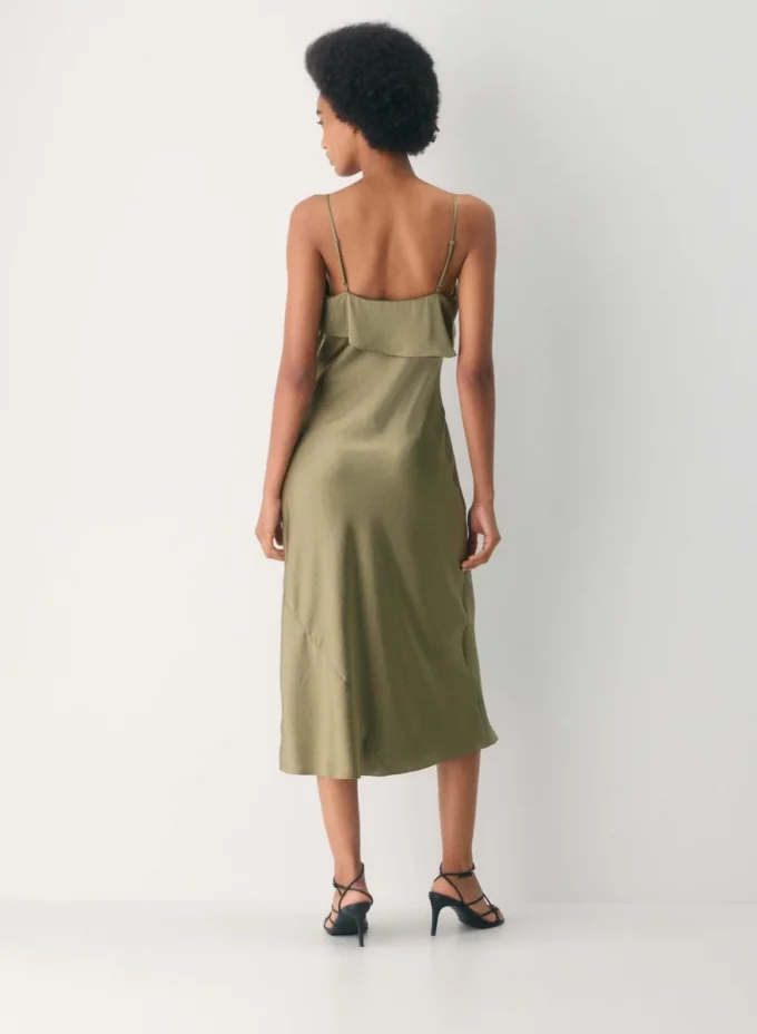 Robe en satin Cannelle