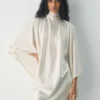 Robe en satin à volants
