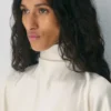 Robe en satin à volants