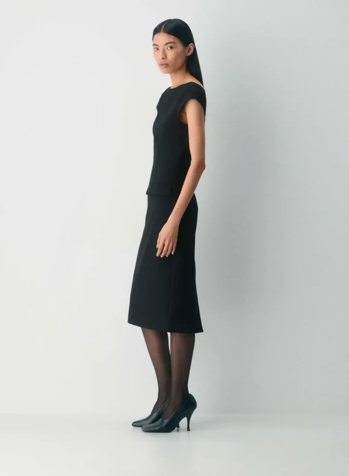 Robe Pedestal