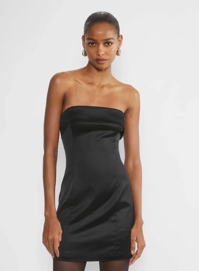 Robe tube en satin chatoyant