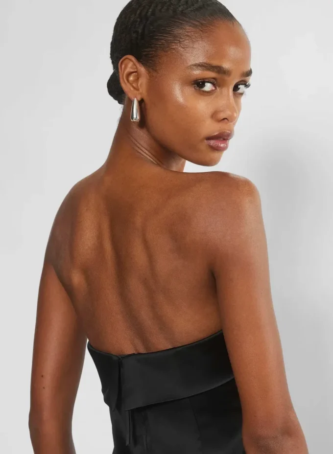 Robe tube en satin chatoyant