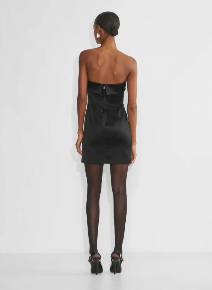 Robe tube en satin chatoyant