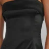Robe tube en satin chatoyant