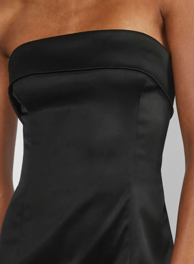 Robe tube en satin chatoyant