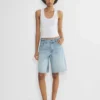 Short baggy Levi&rsquo;s Dad Jort