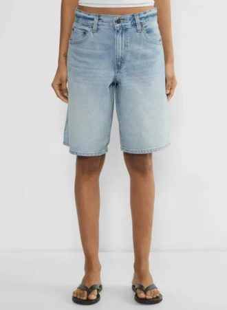 Short baggy Levi&rsquo;s Dad Jort