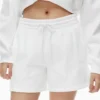 Short boyfriend mi-cuisse en molleton douillet