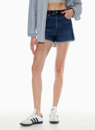 Short Levi&rsquo;s Ribcage