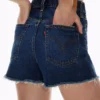 Short Levi&rsquo;s Ribcage