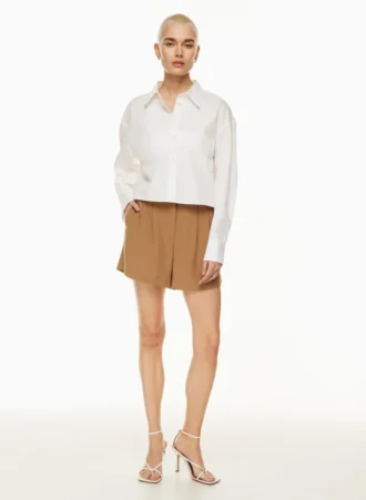 Short plissé mi-cuisse